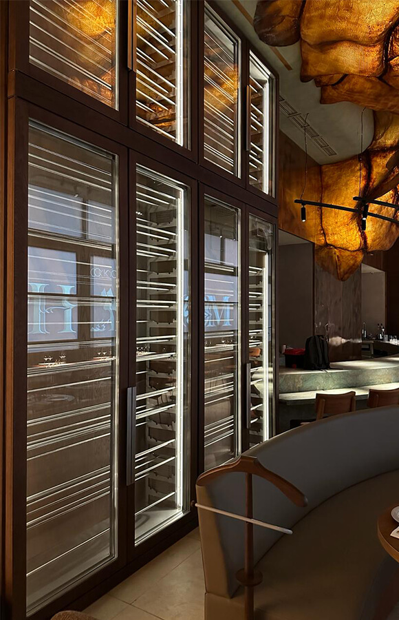 Винный шкаф для ресторана «Phantom». Обложка.