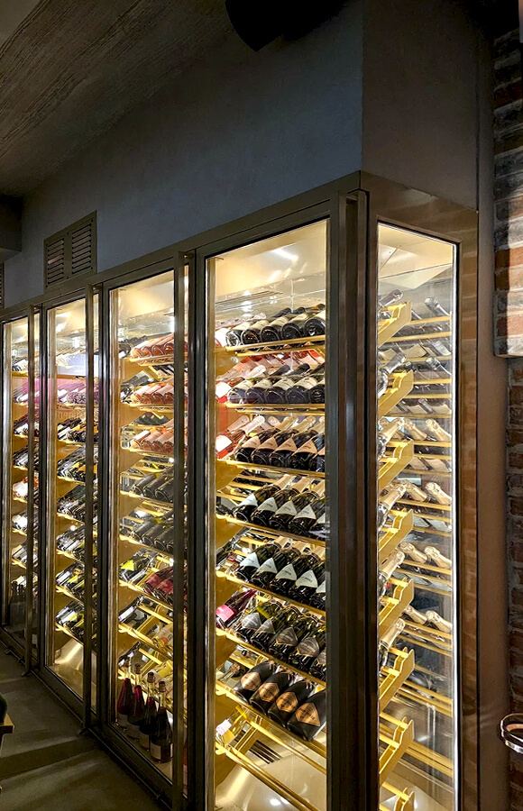 Винный шкаф для ресторана «1870 Абрау-Дюрсо» (Cтарый Арбат). Обложка.