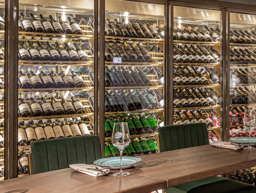 Винный шкаф для ресторана «1870 Абрау-Дюрсо» (Cтарый Арбат)