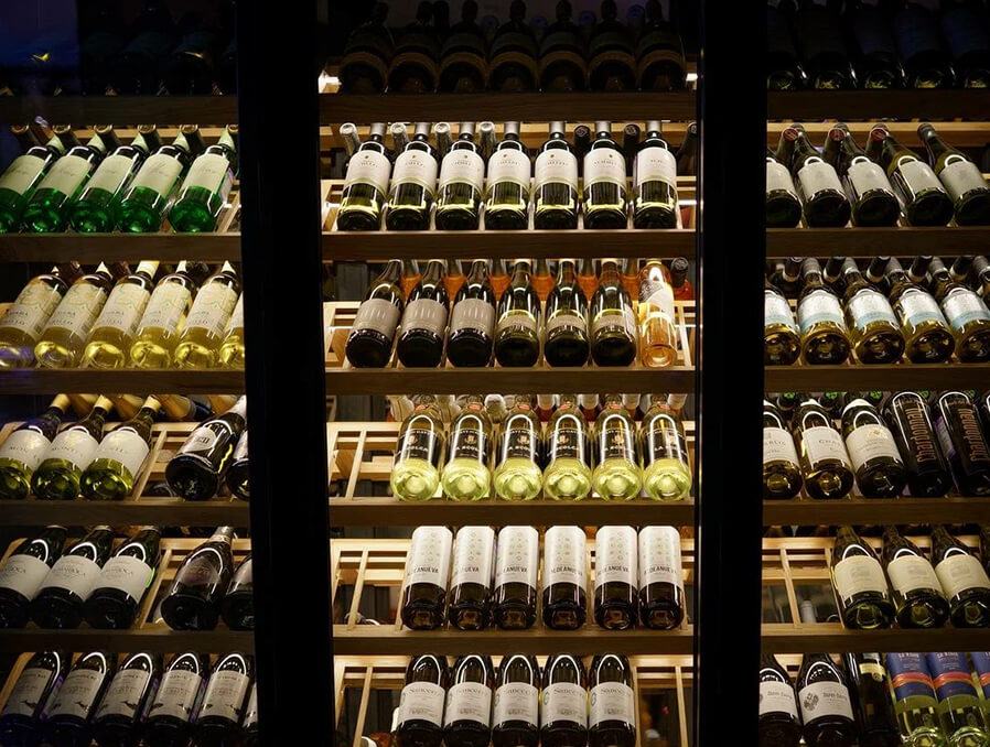 Винный шкаф для ресторана «Магадан» (Новая Москва)