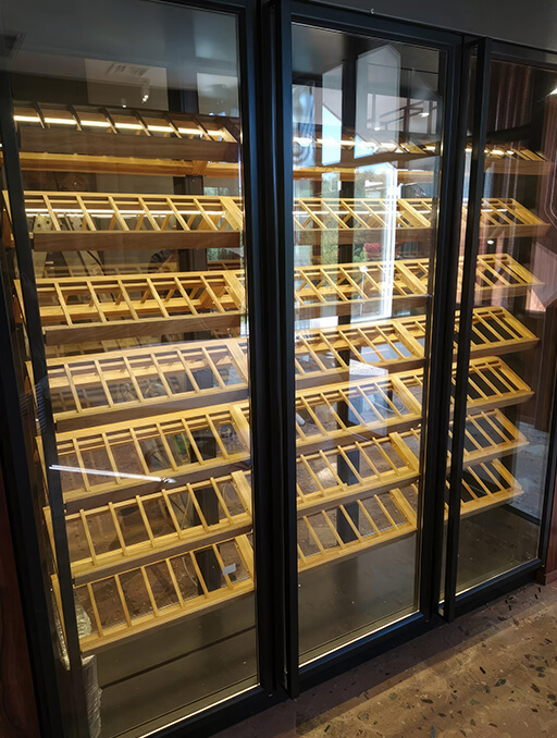 Винный шкаф для ресторана «Магадан» (Новая Москва)