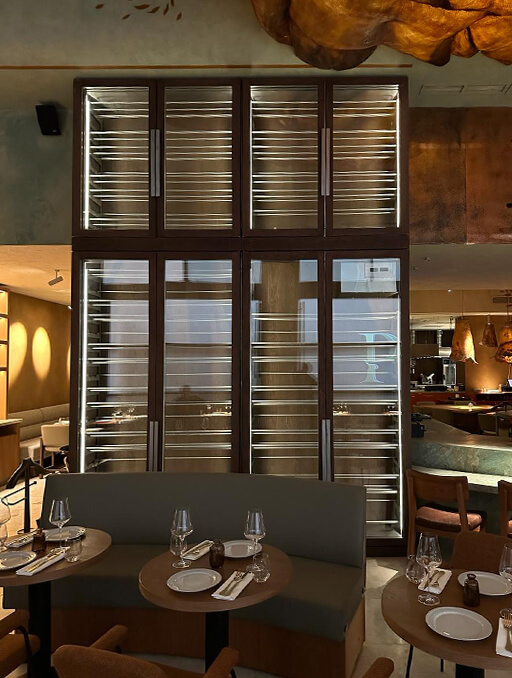 Винный шкаф для ресторана «Phantom»