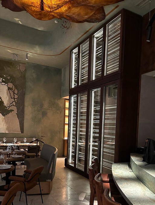 Винный шкаф для ресторана «Phantom»