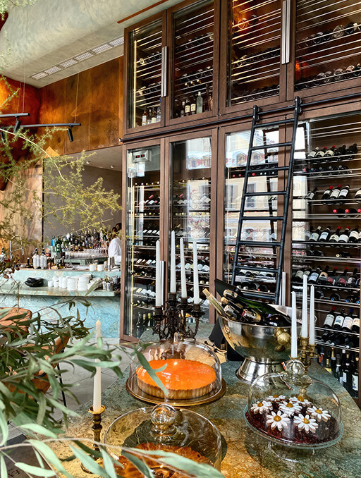 Винный шкаф для ресторана «Phantom»