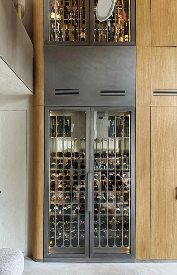 Винный шкаф для ресторана «LÚWO». Обложка.