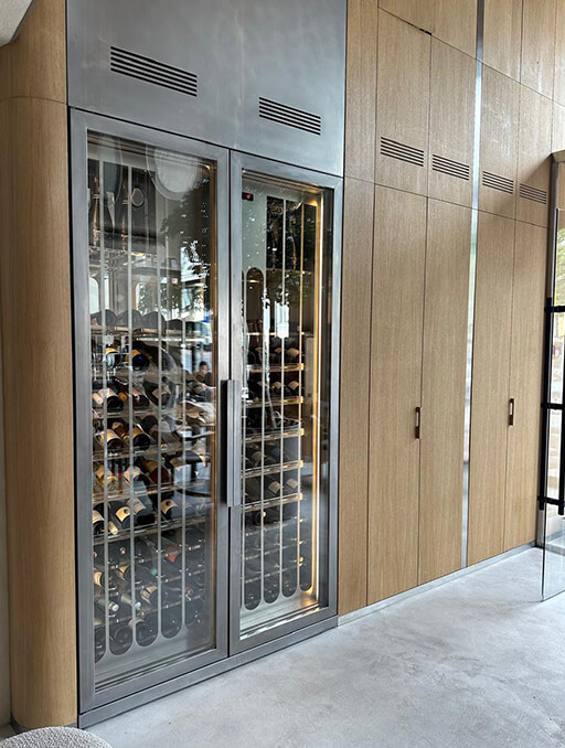 Винный шкаф для ресторана «LÚWO»