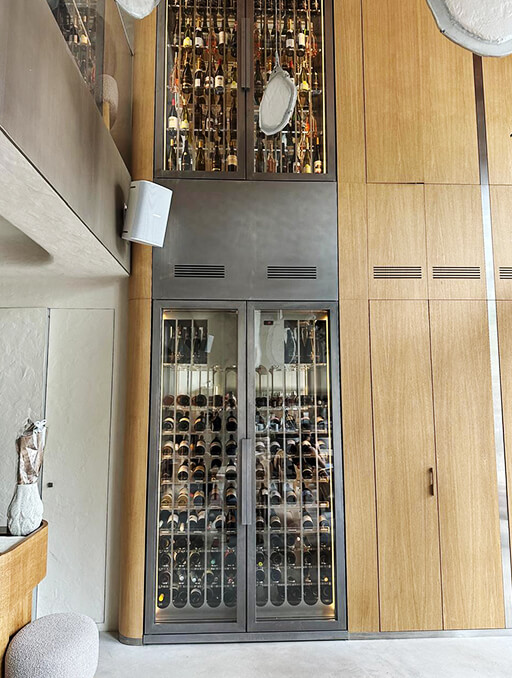 Винный шкаф для ресторана «LÚWO»