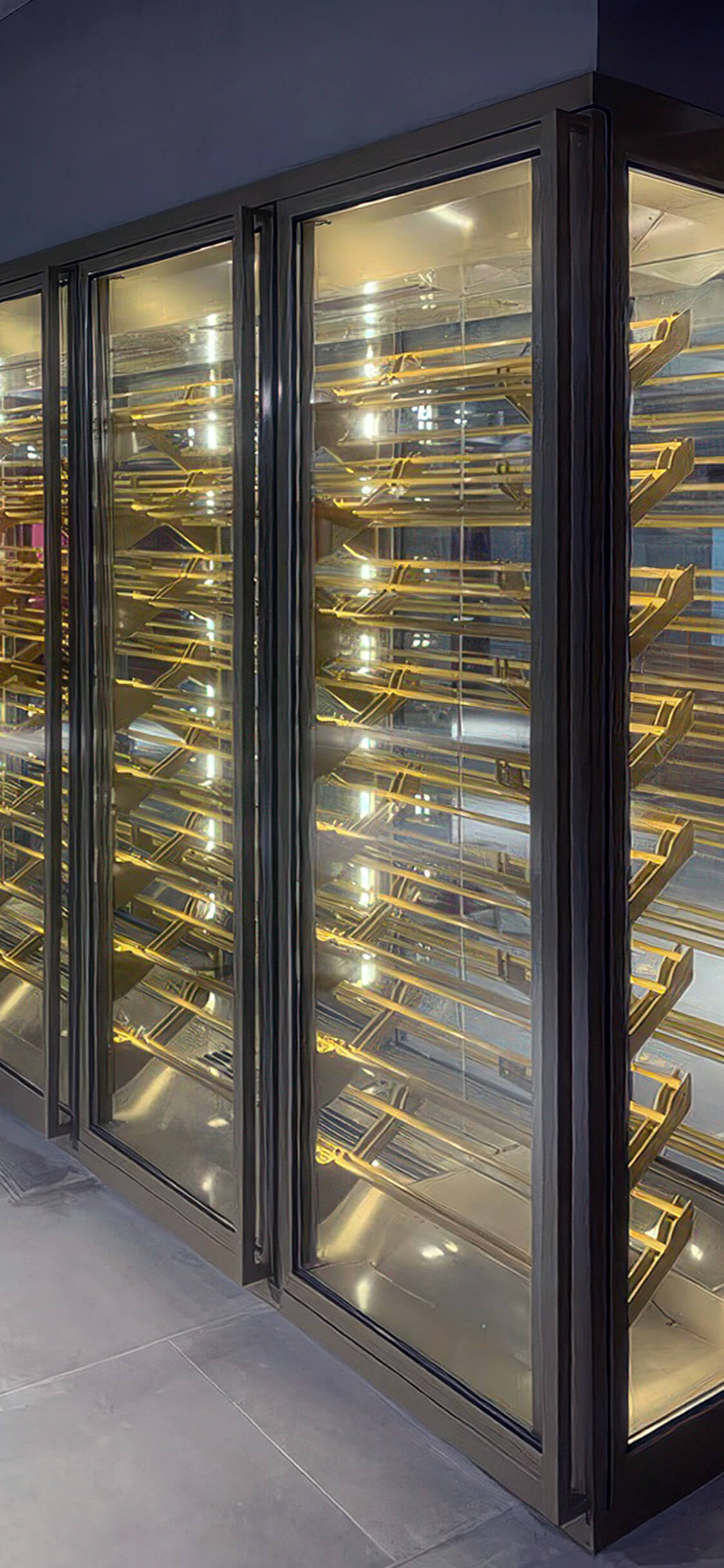 Винный шкаф в ресторане «1870 Абрау-Дюрсо»