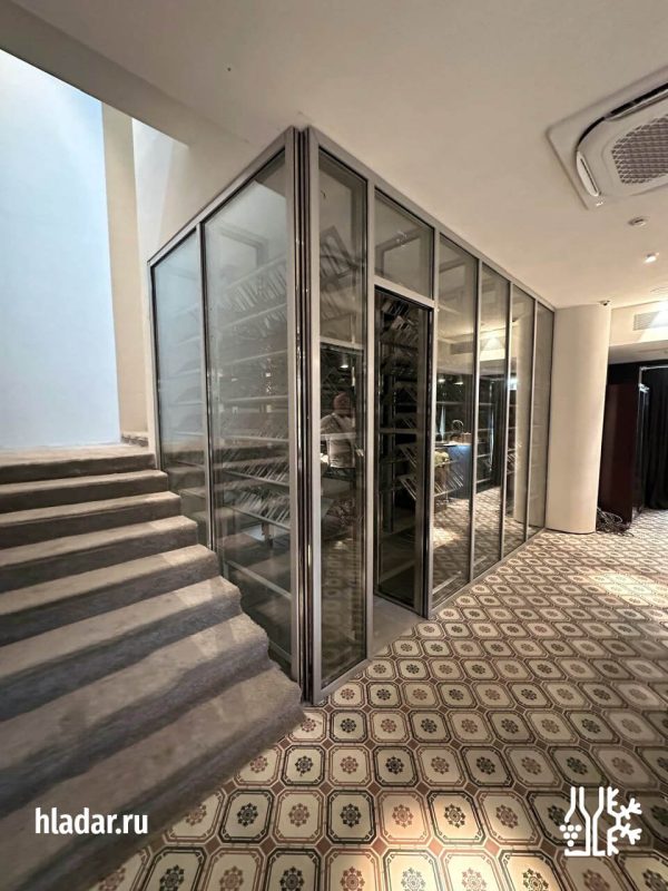 Винная комната в сочинском ресторане