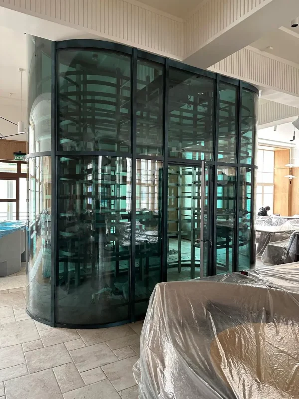 Островная винная комната в московском бильярдном клубе