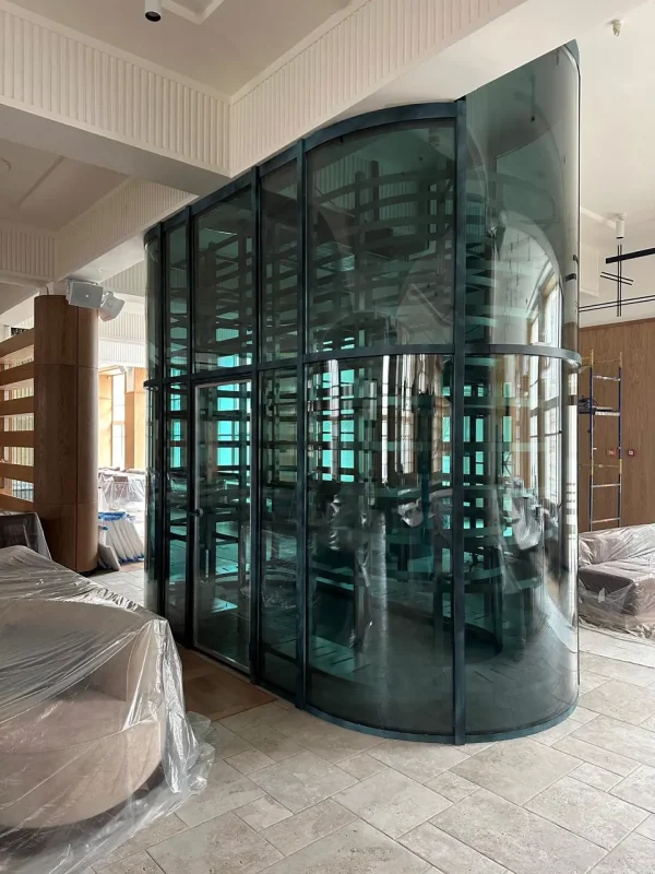 Островная винная комната в московском бильярдном клубе