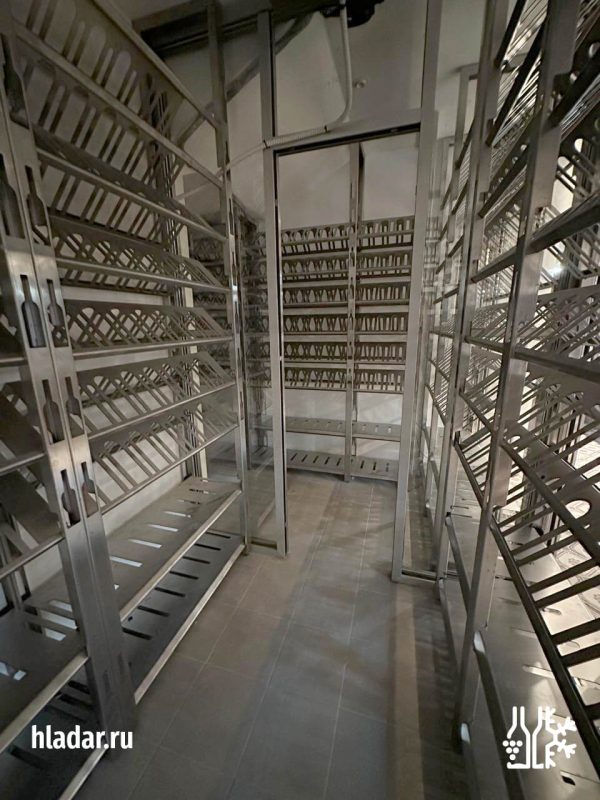 Винная комната в сочинском ресторане