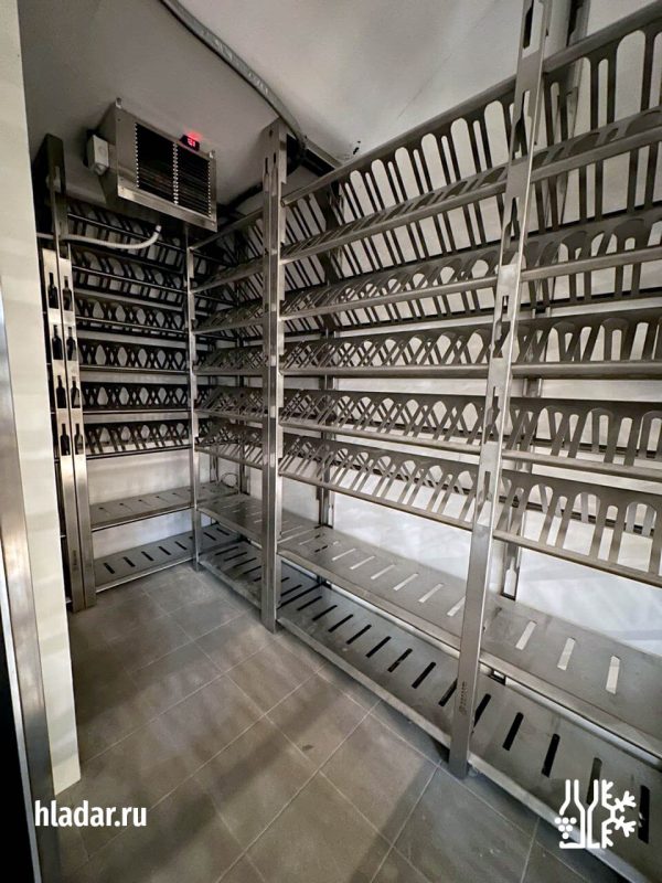 Винная комната в сочинском ресторане